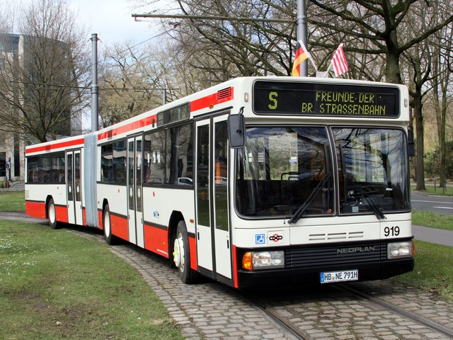 Abb.: Neoplan N 4021 der "Freunde der Bremer Straßenbahn e.V.".