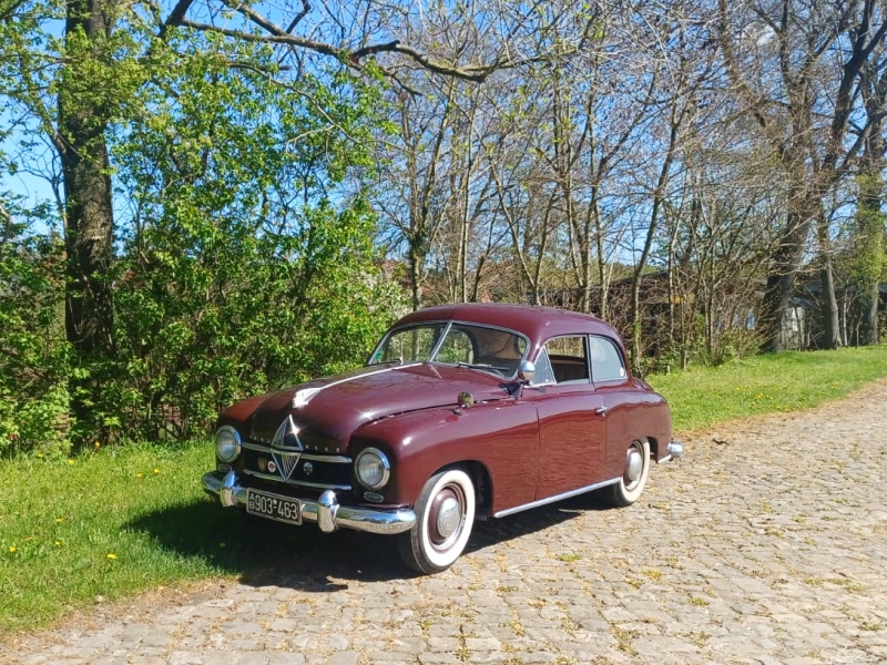 Abb.: Der Borgward Hansa, norddeutsche Auto-Eleganz der 50er Jahre.