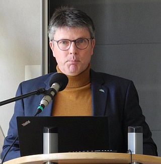Abb.: Lars Bierfischer (Ortsbürgermeister Bruchhausen-Vilsen) stellte den Bericht der Gemeinde vor.
