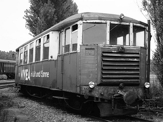 Triebwagen T 43 Anfang der 80er Jahren abgestellt im Bahnhof Geilenkirchen, Photo: Hans-Peter Kempf